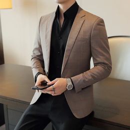 Luxury high-end grid and striped mens casual suit jacket fashionable slim fit grid business jacket party wedding jacket 240326