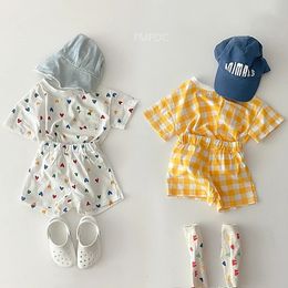 2024 Summer Baby Girls Clothes Set O-neck Tees Heart Print T-shirt Plaid Shorts 2Pcs Korean Infant Suits Casual Toddler 240326