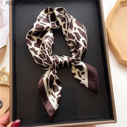 Scarves Silk leopard print hair scarf womens fashion Square small 60cm Bufanda womens summer bow tie wrist Foulard Kerchief Q240326