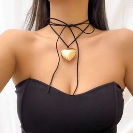 Pendant Necklaces Goth Chains Necklace Hyperbole Punk Choker With Big Heart Clavicle Chain Wax Rope Hip-hop