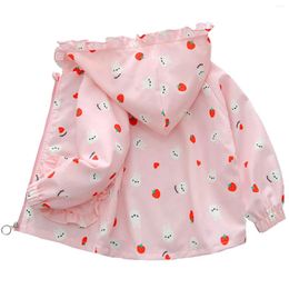 Jackets Strawberry Print Girls Windbreaker Kids Casual Lace Hoodie Jacket Babies Sweet Spring Trench Coat Soft Childrens Outerwear