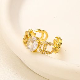 Designer Branded Letter Band Rings Women Gold Sier Plated Crystal Stainless Steel Love Wedding Jewelry Supplies Fine Carving Finger Ring