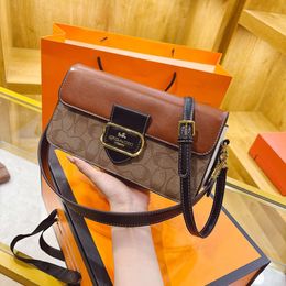 the Store Exports Designer Bags Wholesale Fashionable Small Bag for Womens 2024 New Color Contrast Casual Stick Minimalist Underarm Flap Single Shoulder Crossbody