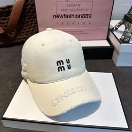 Ball Caps Rainbow Color Gradient Fashion Designer Cap Couple Summer Vacation Travel Sports Letter Printing Hat Brim 3D Embroidery