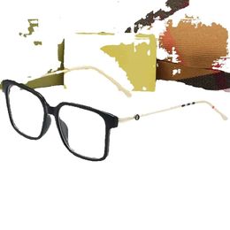 Fashion Women Sunglasses 8070 UK Designer Sun Glasses Goggle Shopping Beach Eyewear Eyeglasses for Men