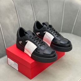 2024 New Fashion Designer runway Black white band casual shoes for men and women Breathable comfortable Versatile Flat base casual shoes dd0320H 38-44 3