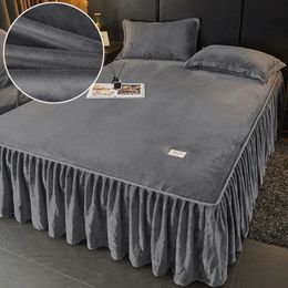 Einfarbiger Bettrock, Samt-Bettbezug für den Winter, hautfreundlicher Matratzenschoner, Roupa de Cama Home Tagesdecke, ohne Kissenbezug 240314