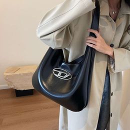 Shoulder Bag Designer 50% Off Selling Hot Brand Unisex Bags for Womens New Single Shoulder Underarm Chain Backpack