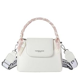 Handbag Store Wholesale Retail Fashion 2024 Winter New Womens Bag Simple Lychee Pattern Shoulder Letter CrossbodyKP23