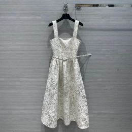 2024 New Summer Women's Elegant and Fashionable Gold Thread Butterfly Embroidered Diagonal Collar Sleeveless Strap Sexy Dress