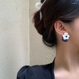 Stud Earrings Chic Gift For Her: Retro Hong Kong Style Flower Ear Studs Stylish And Feminine White Floral 922