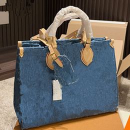 Women and man's Shoulder Bag Designer Chain Bag High Quality Wallet Diagonal Straddle Bag ,beautiful bag size:35cm*26cm