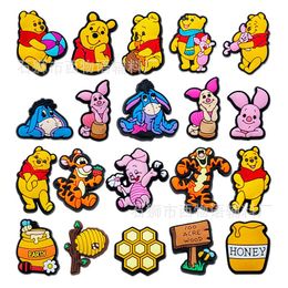 baby girl comic bear tiger charms Anime charms wholesale childhood memories funny gift cartoon charms shoe accessories pvc decoration buckle soft rubber