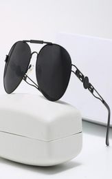 1pcs Fashion Round Sunglasses Eyewear Sun Glasses Designer Brand Black Metal Frame Dark 50mm Glass Lenses For Mens Womens Better B6189683