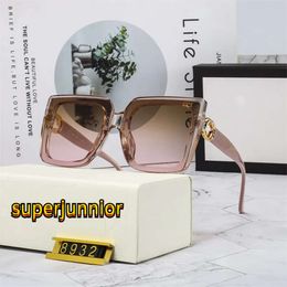 Fashion Classic Designer Polarized Sunglasses for Men Women Design Pilot Sun Glasses UV400 Eyewear Metal Frame Polaroid Lens 8932 with Box and Case