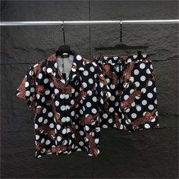 24SS Mens Designers Tracksuit Set Luxury Classic Fashion Hawaiian Shirts Tracksuits Pineapple Print Shorts Short Shirt Short Sleeve Suit #009