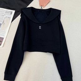 Designer Women's Sweaters Early spring new MIUI fashionable and high end feeling age reducing and versatile navy collar letter short hoodie for women