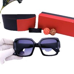 Kadın Tasarımcı Erkek Güneş Gözlüğü Kadınlar için Retro Damalar Gözlük Gözlük Açık Plaj Sürücüsü UV400 Güneş Gözlüğü 4 Renk