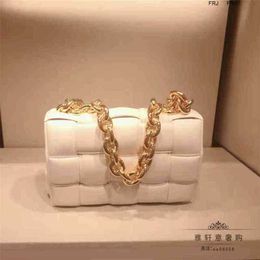 Bottegvenetas Cassettes Bags Crossbody Bag Buy Handbags Baodiejia Woven Thick Chain Pillow and One Shoulder Messenger Ugbx Have Logo