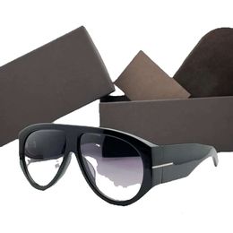 Erkek ve Kadın Tasarımcılar İçin Güneş Gözlüğü 1044 Anti-ultraviyole retro gözlük tam çerçeve rastgele kutu