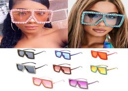 Crystal Diamond Oversized Sunglasses for Women Sexy Fashion Candy Shades UV400 Glasses Transparent Frame Rhinestone Sunglasses Wom5339910