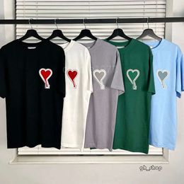 2024 Amis Designer T-Shirt Paris Polo Men Women Summer Love Letter T-Shirt Fashion Embroidery Couple Short Sleeve High Street Loose Round Neck Tee 7764