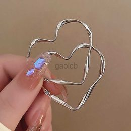 Hoop Huggie Twist Metal Heart Hoop Earrings for Women Gold Silver Hollow Big Love Earrings Jane Street Romantic Jewellery as a Gift 24326