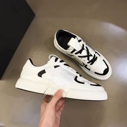 2024 New Fashion Designer White black shoelaces casual shoes for men and women Breathable comfortable Versatile Flat base casual shoes dd0320H 38-44 3