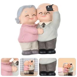 Figurine Resin Grandparents Couple Elderly Cake Balloon Figurines Interior Grandma Figure Ornaments Grandpa Car 240325