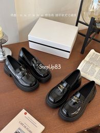 Designer-Loafer, Monolith, gebürstetes Leder, Designer-Loafer-Schuhe für Damen, Slip-on-Damen-Oxford-Schuhe aus klobigem Gummi, Luxus-Mode, Plateausohle mit Profil, Abendschuh, Hochzeit