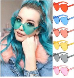 DHL Heart Sunglasses for Ladies 2018 Fashion Integrated UV Candy Eight Colour Steampunk Goggles AlloyResin Small Sun2138125