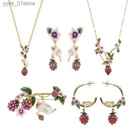 Earrings Necklace Cute Chipmunk Fruit Flowers Jewelry Sets For Women Simple Elegant Animal Earring Necklace Ring Brooch Accessories L240323