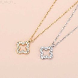 Pendant Necklaces Simple Lucky Four-leaf Necklace For Women Chain Charm Electroplating White-Gold and Gold Colour Fashion Jewellery PendantC24326