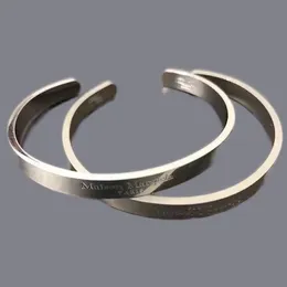 Designer pulseira para mulher jóias suave pulseira de alta qualidade mens titânio aço recreação ao ar livre moda ornamento presente de aniversário zh197 H4