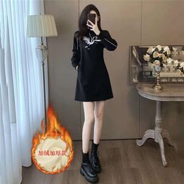 Chinese Style Haute Couture Hoodie for Women in Autumn Winter, with Slim Petite Figure and A Plush Black Casual Dress