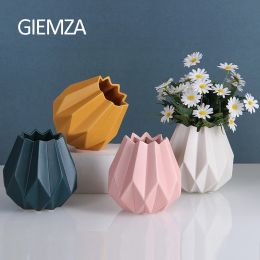 Vases GIEMZA Ceramic Origami Vase Pleated White Desk Top Decoration 1pc Pink Blue Yellow Modern Simple Japanesestyle Art