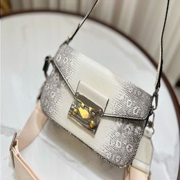 Designer di lusso da donna 23SS Borsa in pelle con fibbia per lucertola borsetta per la borsa a tracolla da donna sacca da donna un sacchetto