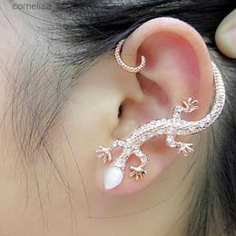 Ear Cuff Ear Cuff New Fashion Rhinestone Ear Cuff Earrings Luxury Rose Gold Exaggerated Gecko Lizard Earrings Elegant Metal Cat Ear Clip Y240326