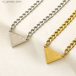 Pendant Necklaces Minimalist Style Pendant Necklace Classic Triangle Designer Necklace 18K Gold Plated High Quality Jewellery Romantic New Style Girl Family Lovce G