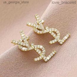 Charm Stud 18K Gold Plated Austrian Crystal Letter Stud Earrings for Women European and USA Popular Simple Designer Earrings Wedding Bride Jewelry Gift GOOD Y240327