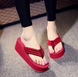 Slippers Slippers Summer Women Flip Flops Fasion Slope Tick Sand Beac Candy Colour Wedges Plaorm Indoor Outdoor Comfortable H240326TWY3