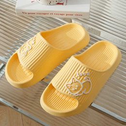 Slippers Slippers Summer Bear cartoon womens slide plaid bathroom non slip ome flip casual beach sandals indoor H240326GYHD