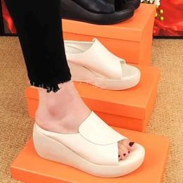 Slippers Slippers 2023 new grid slider womens wedding Soes designer summer sexy ig eels sandals dress pump flip H240326DNEO