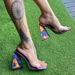 Slippers Slippers Women Summer New Candy Color Fish Mouth Thick Heel Square Head Leather Bright Luxury Outdoor H240326RC6S