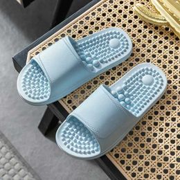 Slippers Slippers 2023 New Womens Foot Massage Indoor Soft Sliding Block Mens Anti slip Bathroom Knitting Care Shoes Couple Fashion H240326LZM0