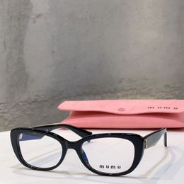 Mens Sunglasses Miui Sunglasses Womens 1:1 Quality Fashionable Daily Wear Rectangular Cat Eye Reading Glasses With Letter Decorated Sunglasses Designer MU 07RV