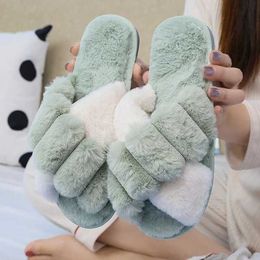 Slippers Slippers Warm Fluffy Women Faux Fur Cross Indoor Floor Slides 2023 Winter Soft Furry Soes Ladies Non Slip Fuzzy ouse H240326KSRQ
