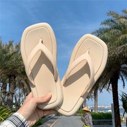 Slippers Slippers SP CITIY INS Fasion Womens Summer Soes Square ead Platform Flap Solid Beach Clothing H240326RALX