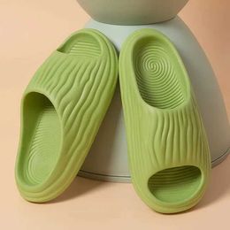 Slippers Slippers Sandalias Girl ome Sandals Summer Man Women Flip Flops Fasion Korean Beac ManS Pillow Slides Sports Bier Gourd H2403263554