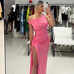 Casual Dresses Pink Hollow Out Dress Summer Sexy Inclined Shoulder Maxi Women Asymmetrical Sleevelss Elegant Slit Party Outifts